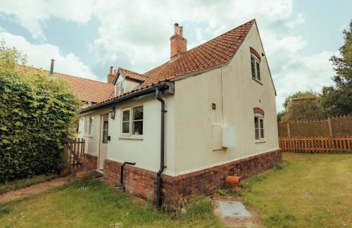 Dreamy Suffolk Country Cottage Escape - Photo 38