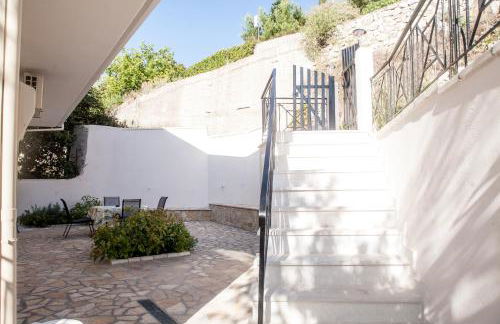 Plagia's Sunset Apartments - Photo 63