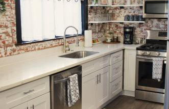 Boho Revival Modern Glam with AC in Downtown Albany - Foto 14