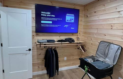 'Lakeside' Cottage with porch and sandy beach - Photo 6