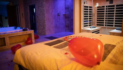 LE LOFT A BULLES (85m2 Jacuzzi Hammam Billiard Bar Douche Sauna) - Foto 3