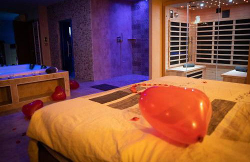 LE LOFT A BULLES (85m2 Jacuzzi Hammam Billiard Bar Douche Sauna) - Foto 3