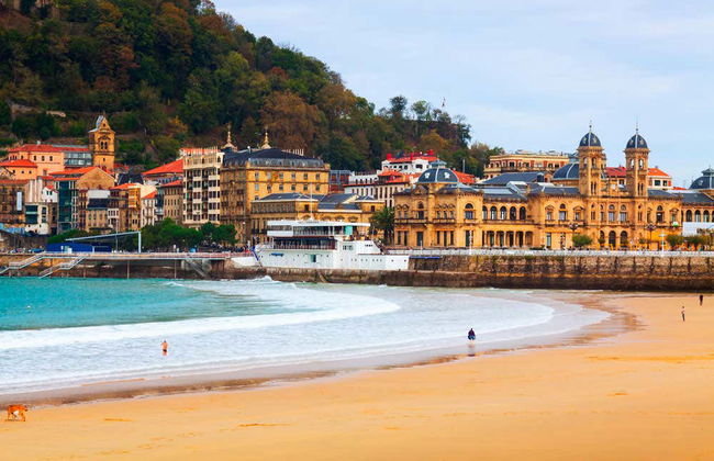 San Sebastián Hop-on-Hop-off-Stadtrundfahrt - Foto 7