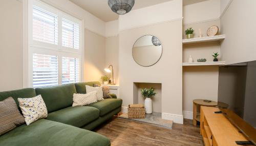 Stylish 3BR Townhouse Sleeps 6 Near City Centre - Foto 4