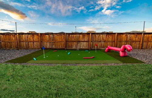 Near Airport, 3BR, Stock Tank Pool, Mini-Golf, Game Rm - Foto 46