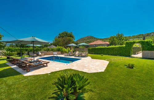 Vila Vergatum-privacy,gym,billiards,table tennis - Foto 1