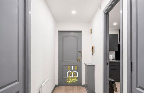 Seaforth Stay - SJA Stays - Modern 2 Bed Apartment - Photo 12