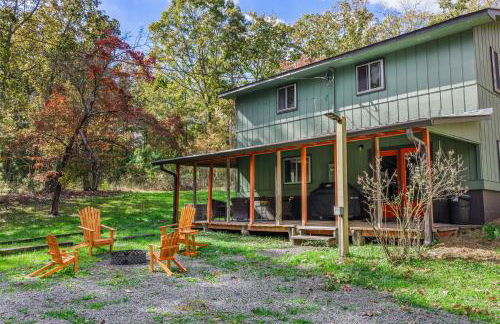 Big Yard Family Getaway - Pets OK - Grill and Hike - Foto 48