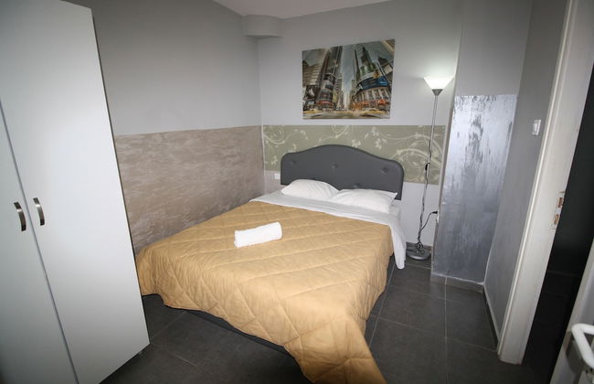 Rich Luxury Suites - Photo 21