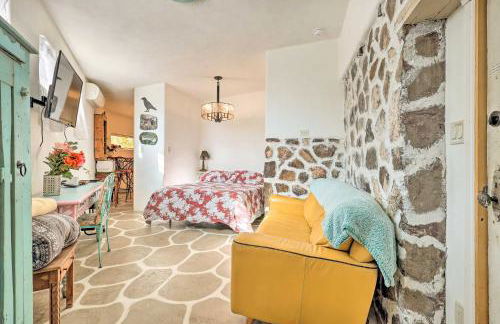 Quirky Santa Cruz Studio with Shared Courtyard! - Foto 4