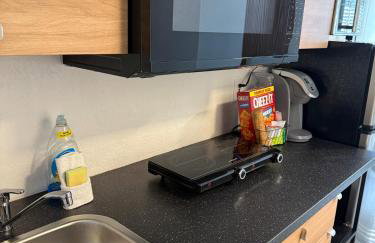 Studio Apartment parking, laundry, full kitchen! - Foto 2