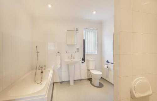 The Beeches - Photo 18