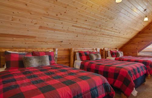 Rimfire Refuge by KABINO Hot Tub Fire Pit Sauna PS3 Grill WiFi Loft - Foto 24