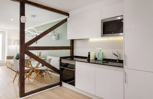 Alfama with Private Patio & Barbecue - Photo 8