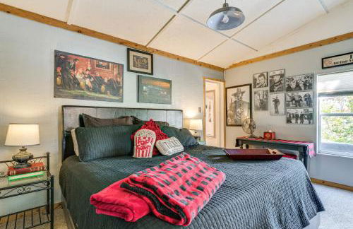 College Station Getaway with Hot Tub and Courtyard! - Photo 17