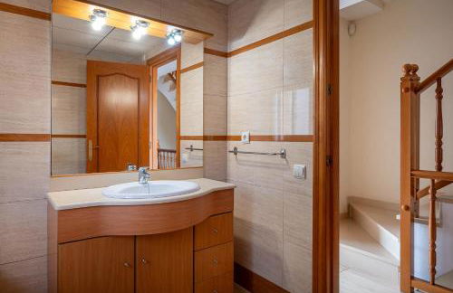 AT130 Casa con piscina privada, aire acondicionado y garaje - Foto 19