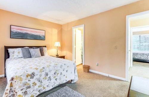 8 Mi to Stone Mountain: Quiet Getaway w/ Deck - Foto 18