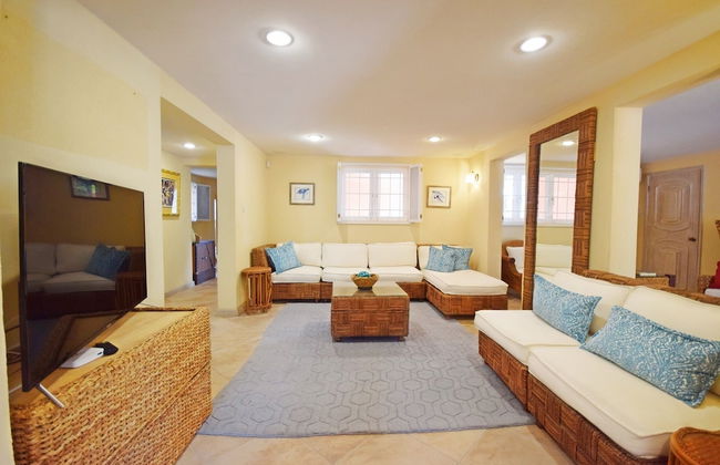 3 Min Walk to Beach - Blessed Manor by Bluescape - Foto 12