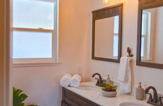 Cozy mountain retreat with lake views near Yosemite - Foto 38