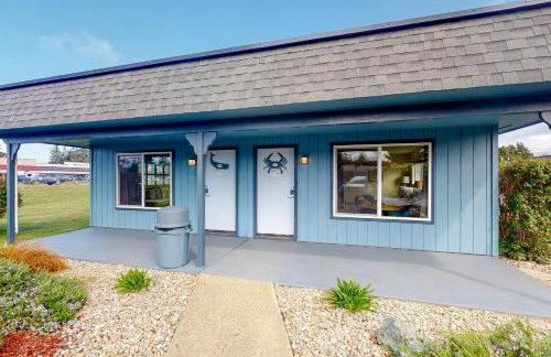 The Lamplighter Inn - Crab Shack and Whale Watching - Photo 7