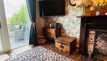 Bright 3 bedroom house with private garden near Edinburgh - Woodside home - Foto 3