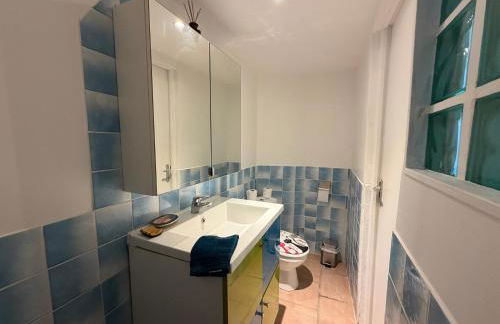 Maison renovee en pierres séjour spacieux avec jardin et terrasse aménagée près Omaha beach & Bayeux à 5mn de la mer tous commerces - Foto 44