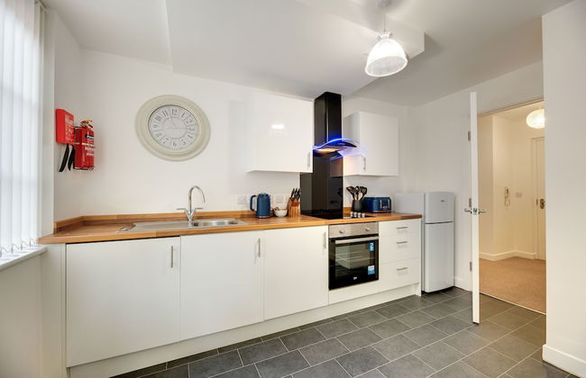 Charltons Bonds Apartments 1B - By Week2Week - Photo 7