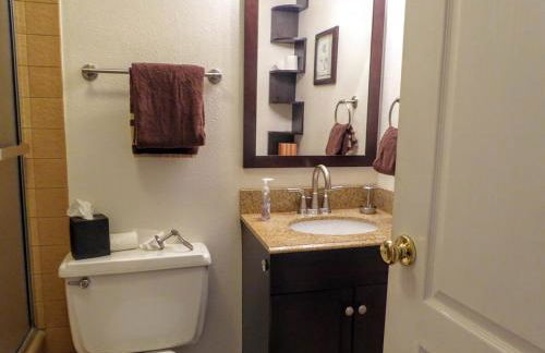 Brooks Tower Downtown Denver Furnished Apartment - Foto 17