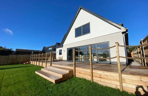 Brand New, Stunning Beachside House - Foto 19