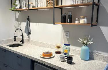 Studio Premium - Perto de Tudo - Vista Livre - Estacionamento privativo e Portaria 24h - Wi-Fi 600mbps - Foto 23