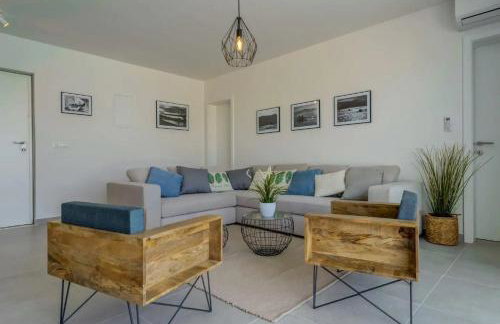 Villa Marvela - Family 4 Bedroom - Photo 27