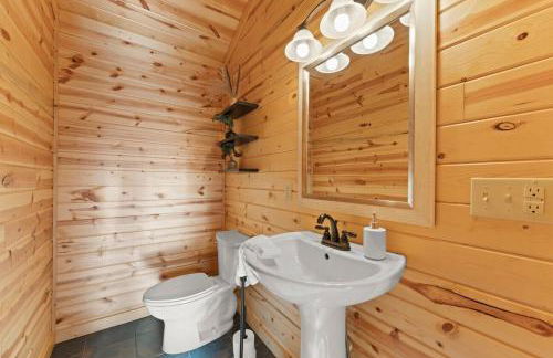 Cabin 4 Mtn View Cabin Near River with Fire Pit and Hot Tub - Foto 15