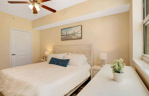 1 BR King- Rooftop Pool close to beach Casa Costa - Foto 14