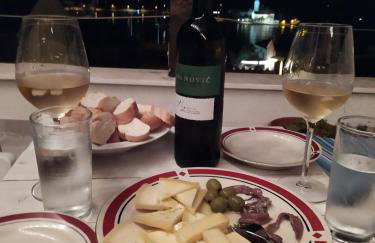 Casa Poquita Vis (Vis town center, seaview terrace) - Photo 8