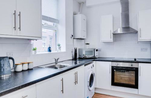 Spacious 4 Bedroom house near Leeds CC - Foto 19