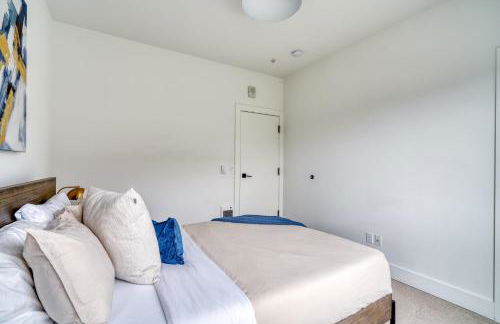 The Cascadia Retreat - Luxury Home - 90 WalkScore - Photo 25