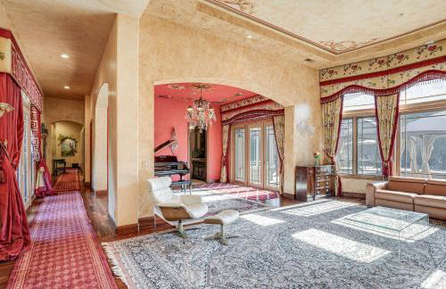 Pool, Peacocks and Views! Lavish Retreat in Gilroy - Foto 7