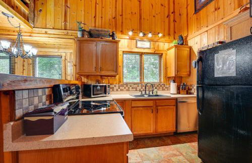 Relax Fireside! Hot Tub Haven on Table Rock Lake - Foto 10