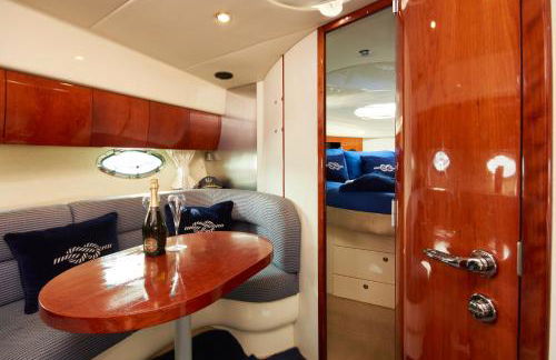 Y-Knot-Two Bedroom Luxury Motor Boat In Lymington - Foto 30