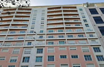 Haven in Lisbon - Exquisite Top Floor with 7 meters Balcony to the Longest Waterfront in Lisbon - Foto 45