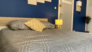 Appartement entier - Moissac centre - 30 m2 - Calme - Cour intérieure Sécurisé vélos - 50m du marché de Moissac - Foto 2