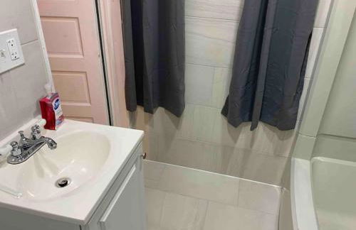 Apartment in Daytona Beach 1BR 1Bath Centrally Located - Photo 10