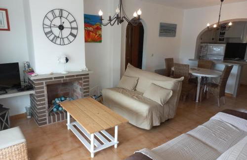 Casa con Piscina, A/A, BBQ, WiFi y Garaje en Sant Pere Pescador - ES-89-76 - Foto 6