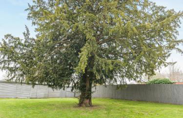 3 Bedroom Country Cottage with Private Garden - Photo 19