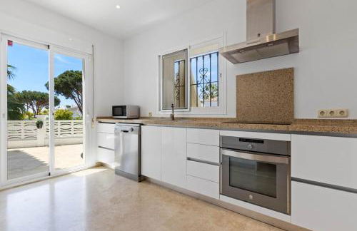 Villa Roco Marbella private pool and sea view - Photo 17