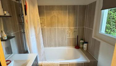 Studio with pool and quiet, non-shared garden, 1 lit double - Foto 3