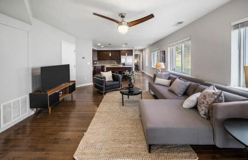 Comfortable 2BR Condo near City Center - Foto 6