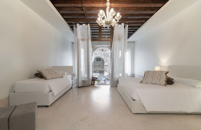 Riva Palace Apartments - Photo 5