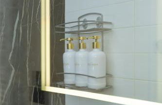 ArtStay - Exclusive Apt Near Metro M1, AC, Parking - Foto 22