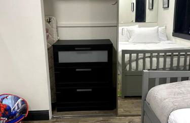 The Black and White House - Foto 36